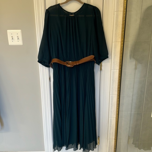 City Chic Love Pleat Dress - Picture 5 of 11